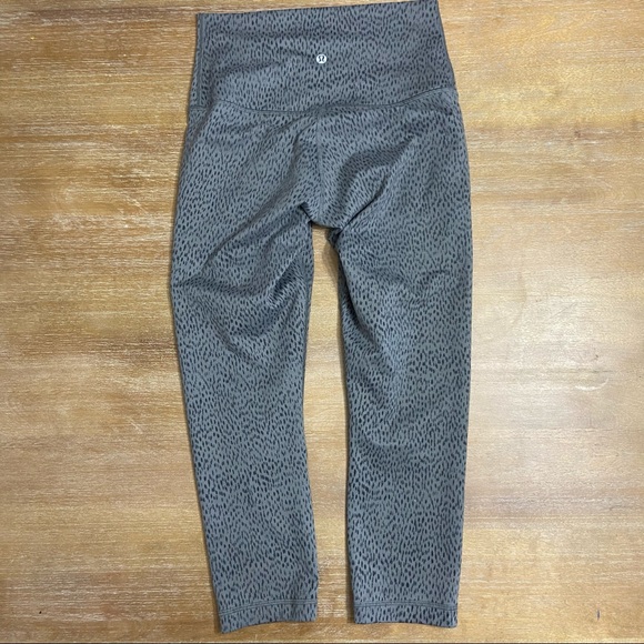 Lululemon Wunder Under Crop Leggings 2 - Picture 2 of 8